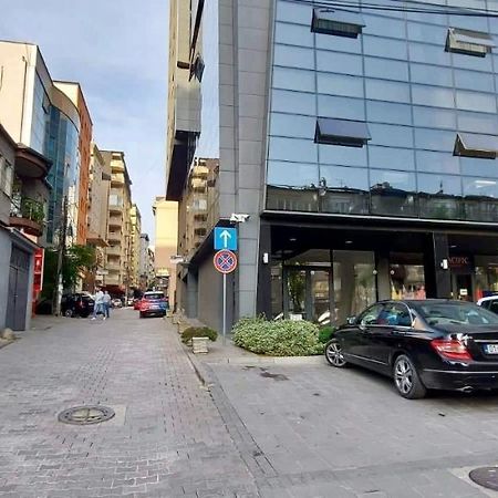Bright & Lovely Apartment In The City Center 프리슈티나 외부 사진