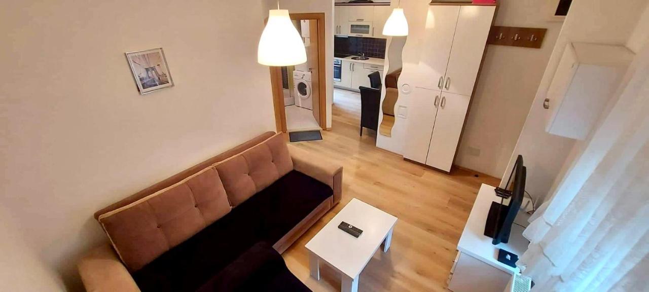 Bright & Lovely Apartment In The City Center 프리슈티나 외부 사진
