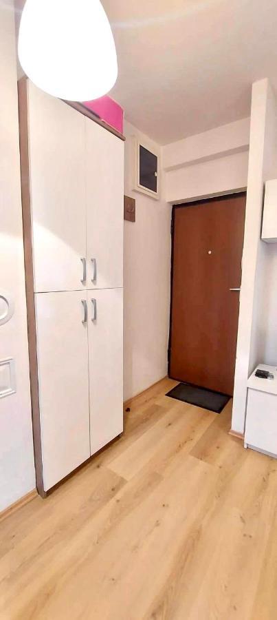 Bright & Lovely Apartment In The City Center 프리슈티나 외부 사진
