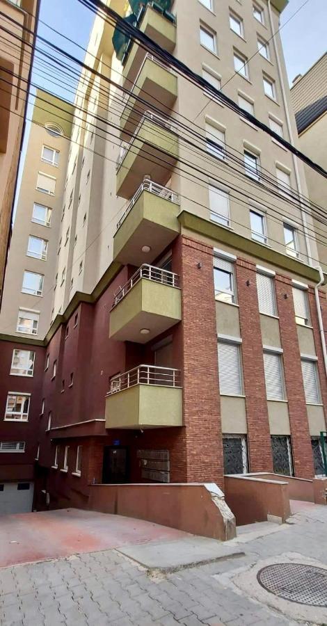 Bright & Lovely Apartment In The City Center 프리슈티나 외부 사진