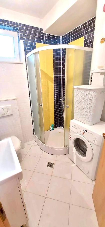 Bright & Lovely Apartment In The City Center 프리슈티나 외부 사진
